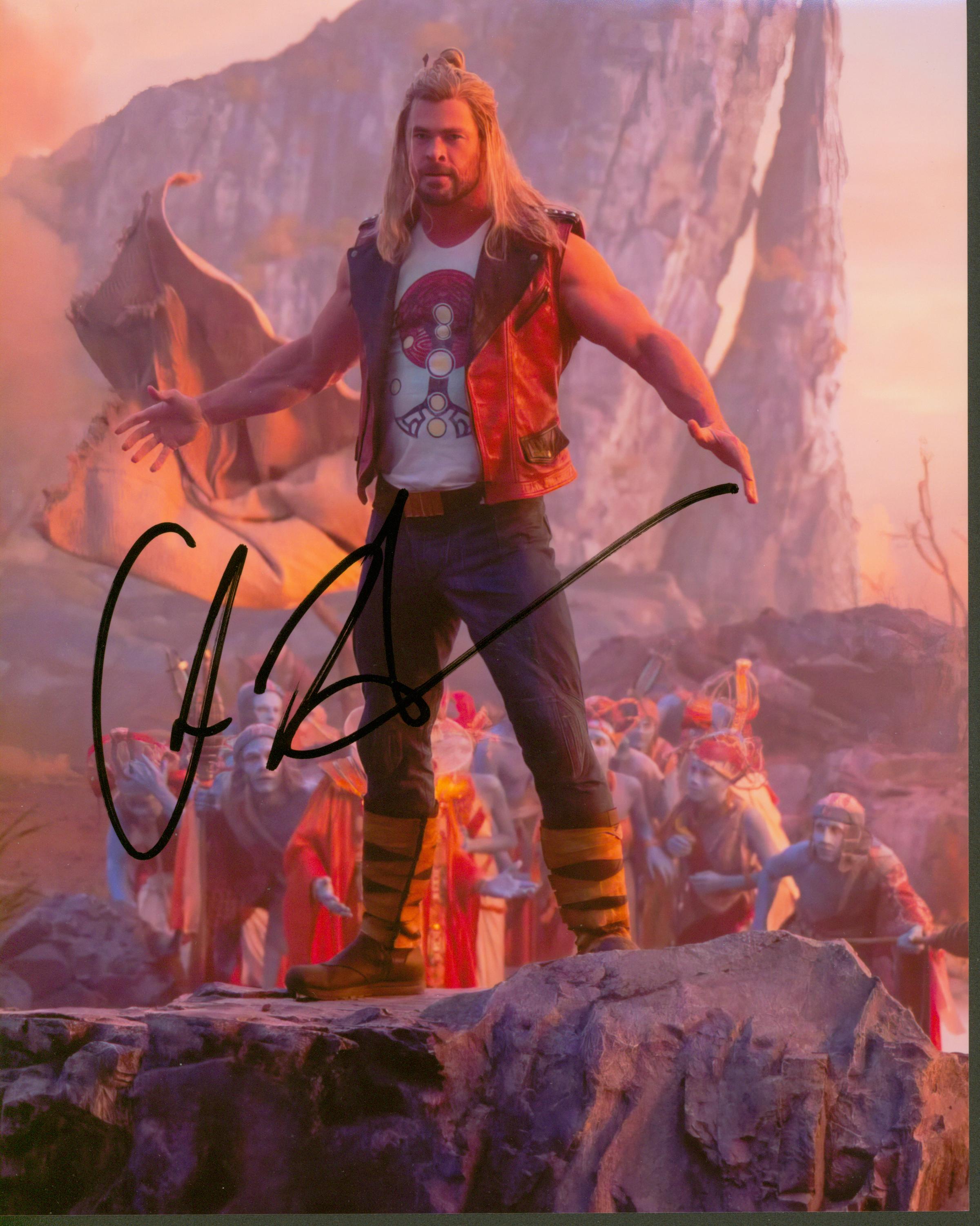 Chris Hemsworth Signed 8x10 Photo - SWAU Authenticated - SWAU