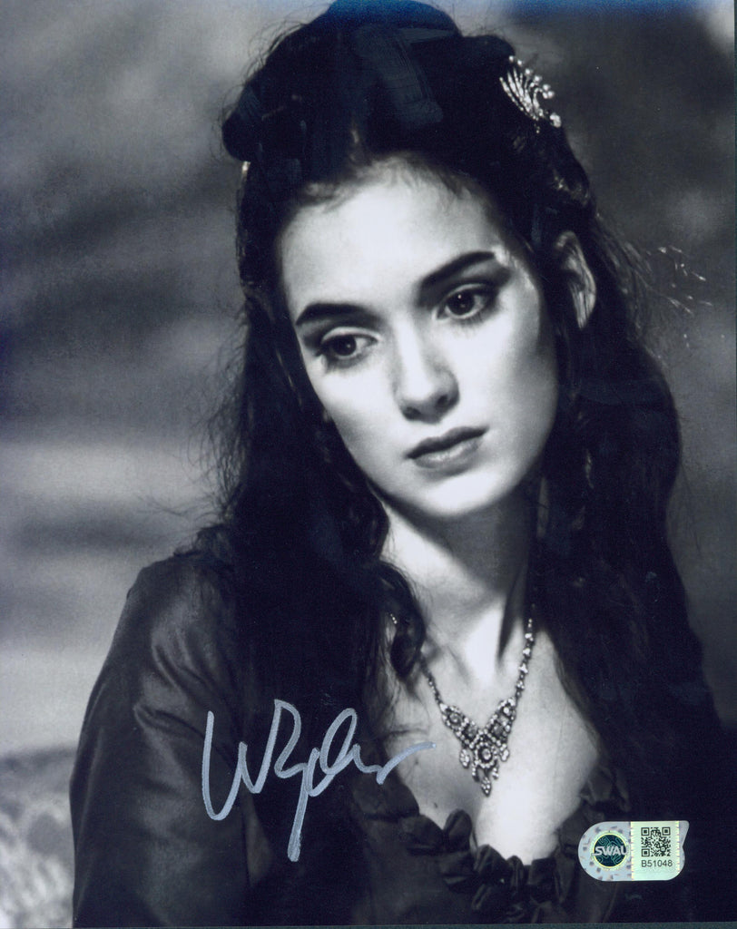 Winona Ryder Signed 8x10 Photo - SWAU Authenticated