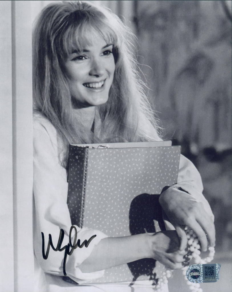 Winona Ryder Signed 8x10 Photo - SWAU Authenticated