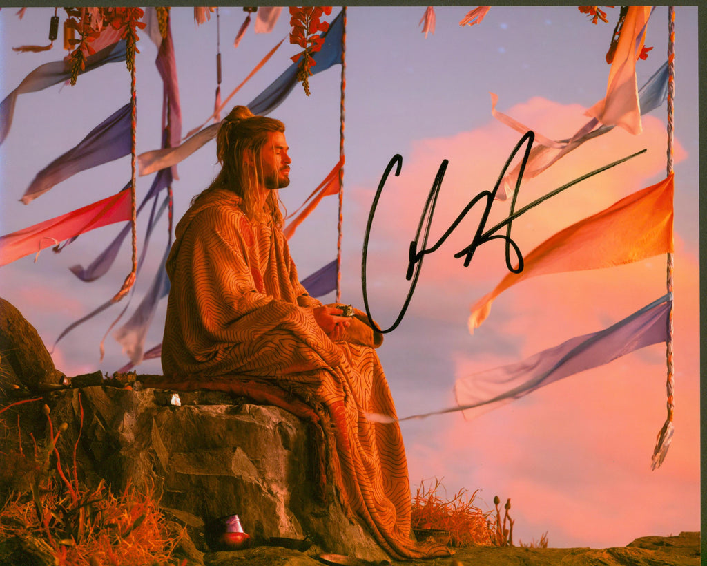 Chris Hemsworth Signed 8x10 Photo - SWAU Authenticated
