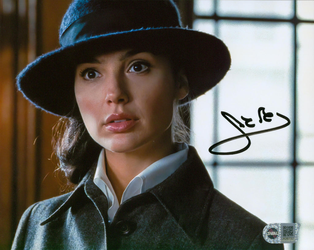 Gal Gadot Signed 8x10 Photo - SWAU Authenticated